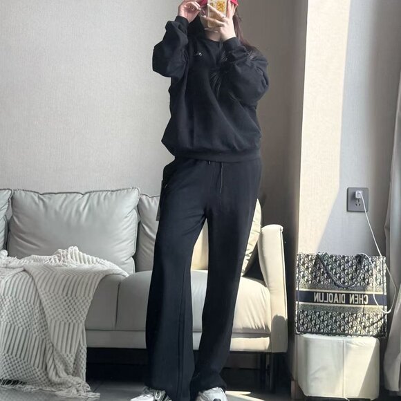 ALO Yoga Black Sweatshirt and Joggers Set - Picture 2 of 6